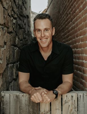 Portrait of Eddie Keyes, Broker Associate